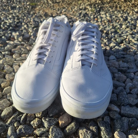 Vans Old Skool Classic All-White Men's Sneakers 12 - Picture 4 of 16